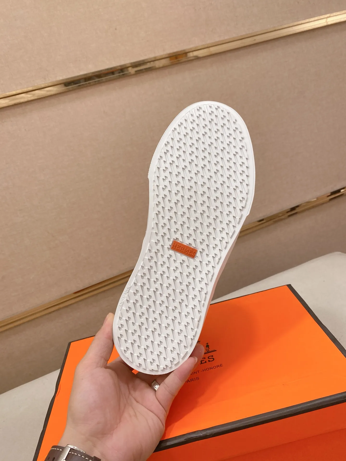 Men's clothing and shoes💰: 400💰Couple model💏"HERMES"【Classic original single version】Hermès; top 🔝purchasing agent🔍🔍latest 🇺🇸 counter sale simultaneously, original version imported from Italy ▲▲ox Leather ▲▲Exquisite workmanship (Italian 🇮🇹Imported water-dyed 🐂cowhide lining) sole: Original sole provided by the original factory, ⚠️exclusive double-layer activity·TPR·rubber·combined molded outsole; Male and female code numbers: 36-44 (can be customized to 45/46, non-refundable)
